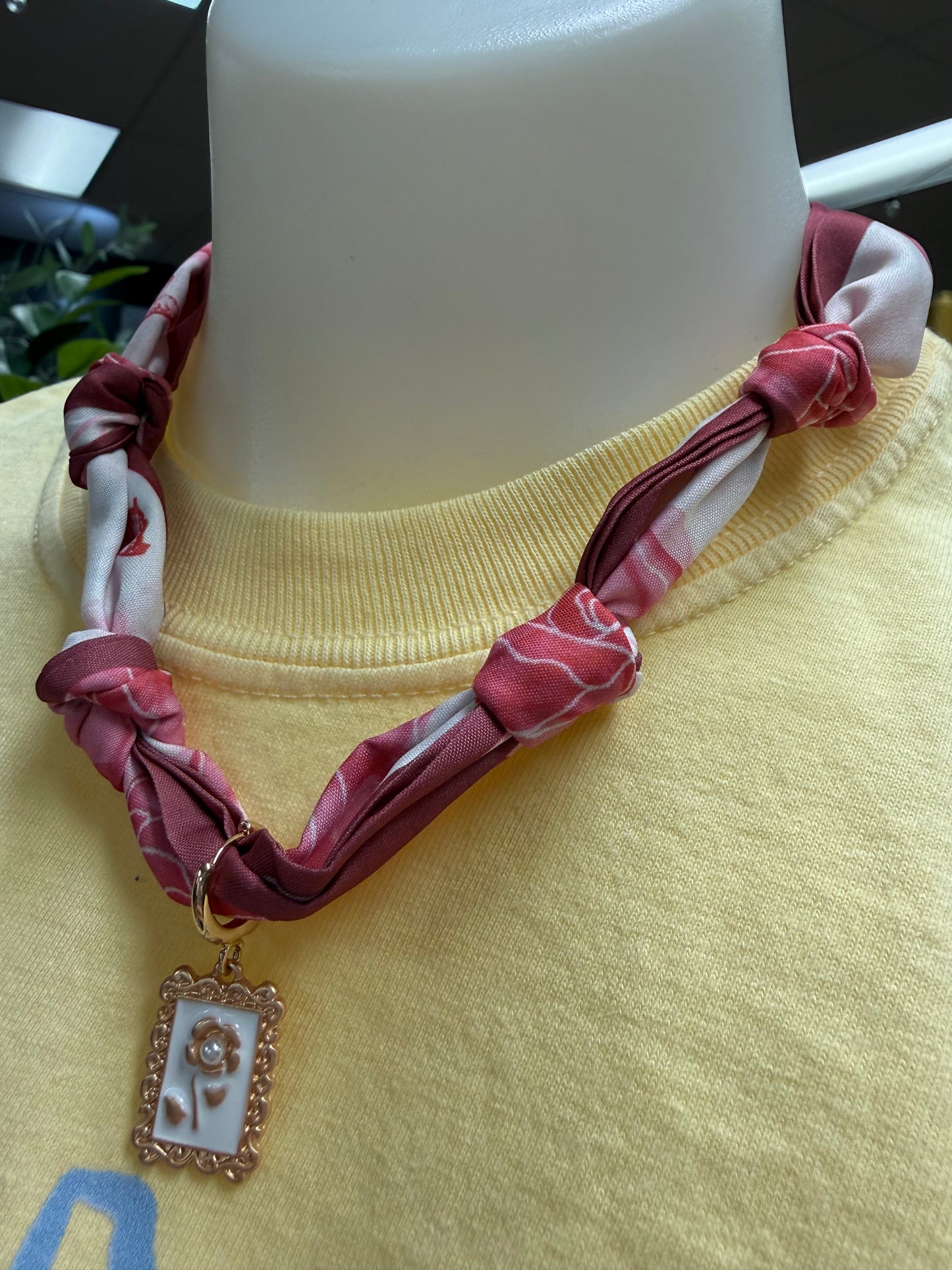 Pink floral pendant necklace