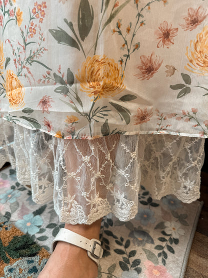 Fairytale lace dress