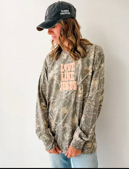 Love like Jesus camo long sleeve ✨🤎