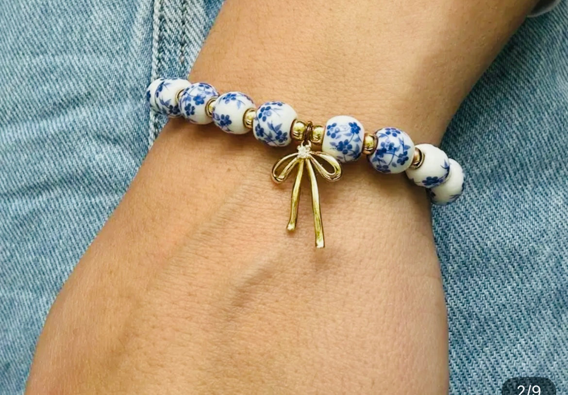 Ceramic bow bracelet
