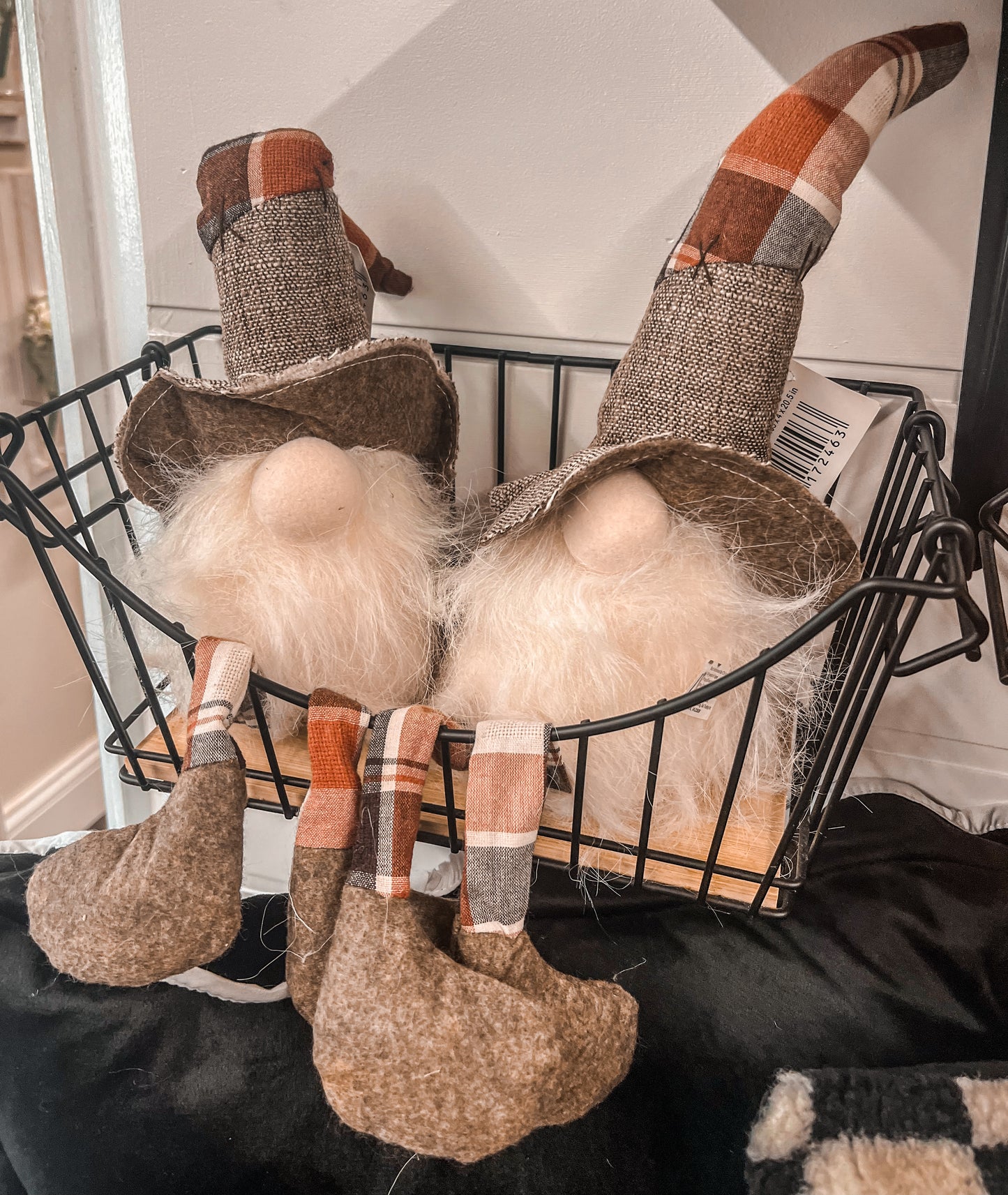 Shelf Gnomes
