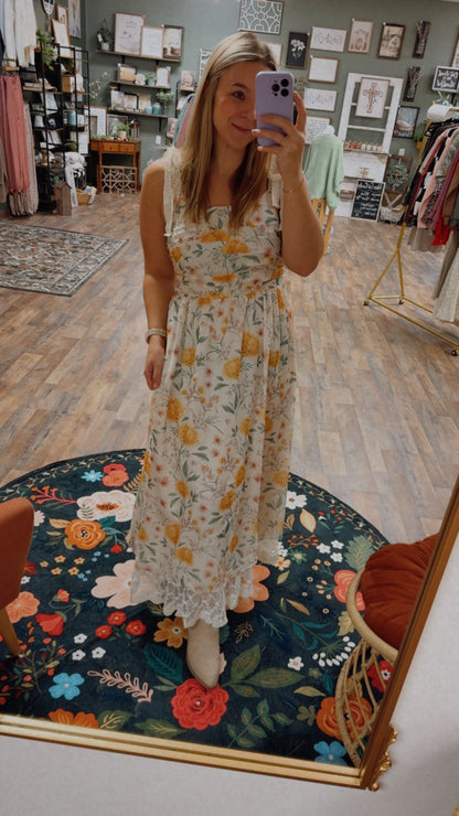 Fairytale lace dress
