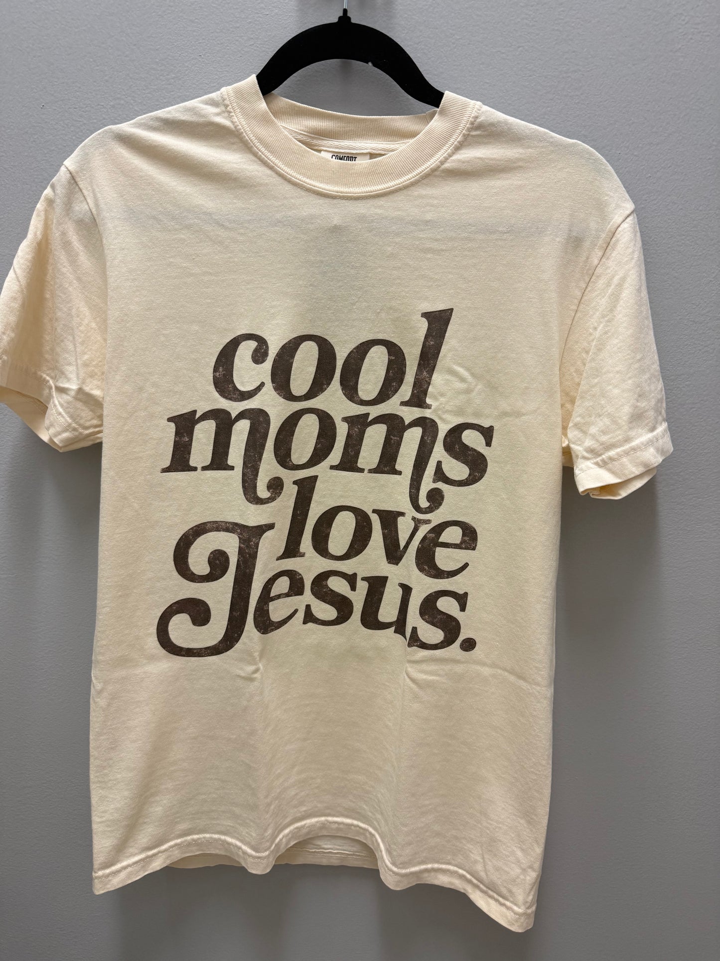 Cool moms love Jesus tee